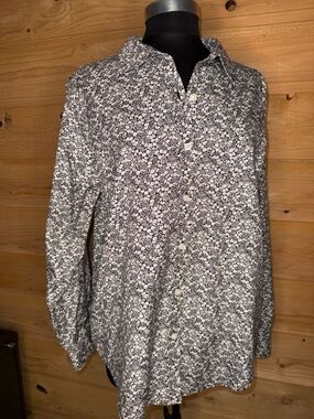 Black and White Floral Button-Up Blouse 100% Cotton LL Bean Wrinkle Free XL